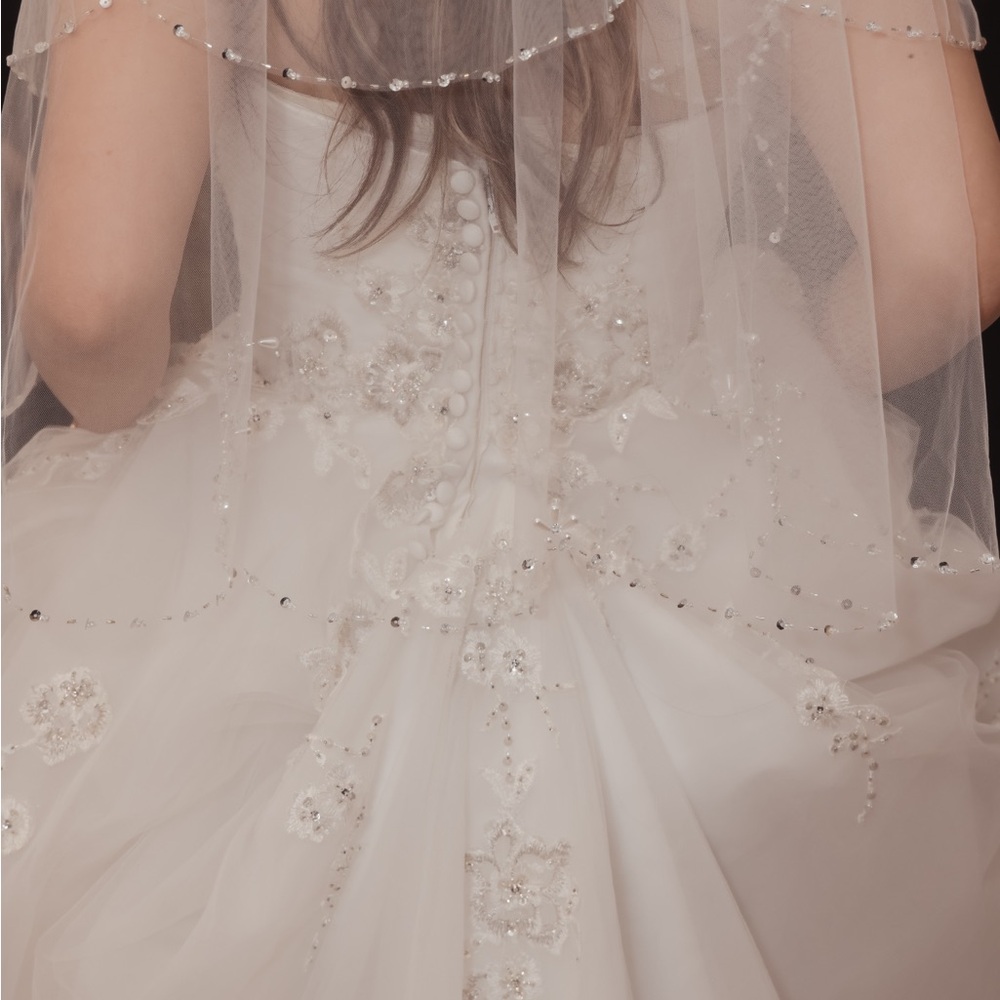 Elegant White Beaded Wedding Dress